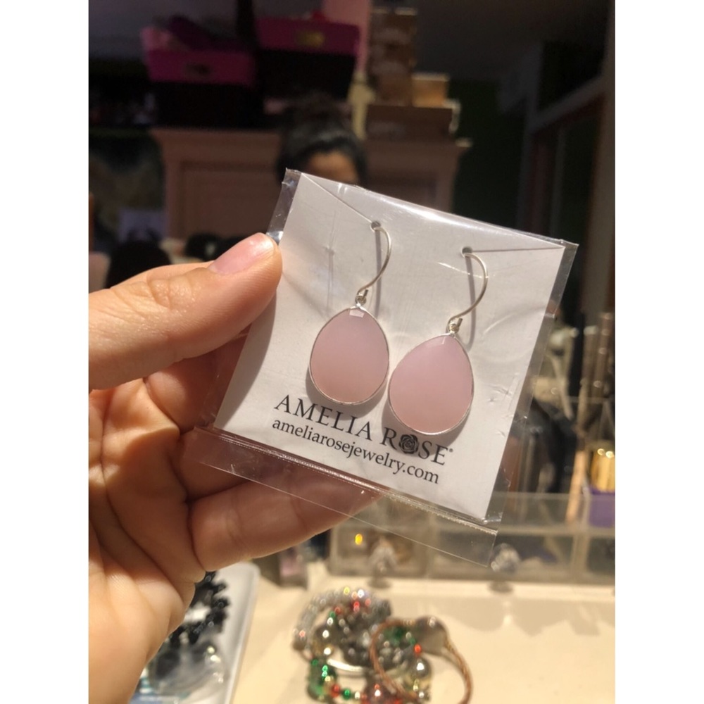 ✨Amelia Rose Teardrop Earrings✨